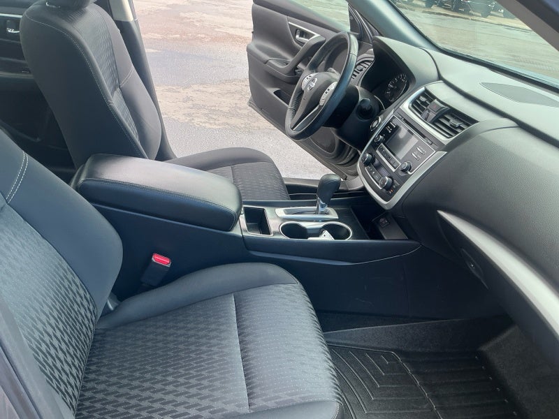 2017 Nissan Altima SV
