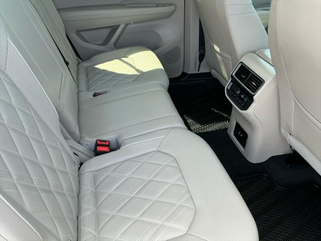 2025 Volkswagen Atlas 2.0T SEL Premium R-Line