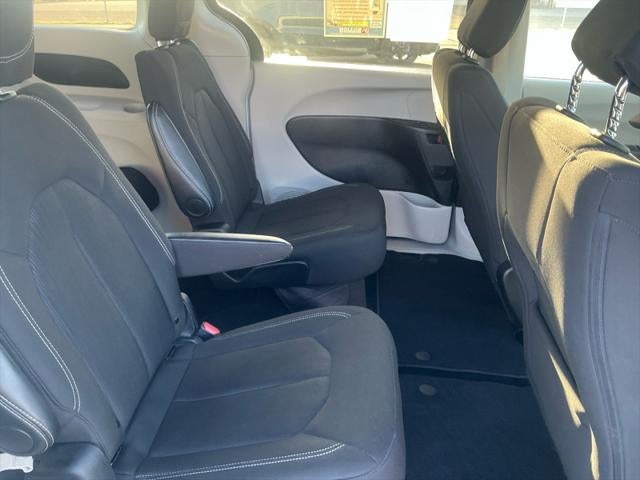 2024 Chrysler Voyager LX