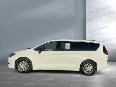 2024 Chrysler Voyager LX