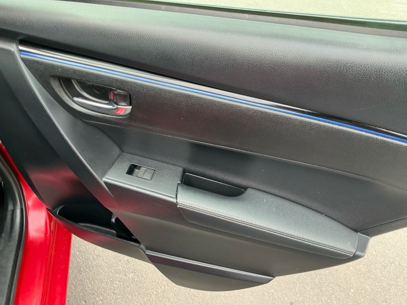 2017 Toyota COROLLA SE