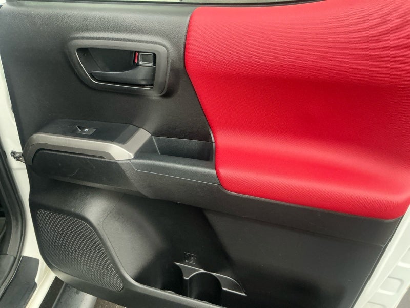 2020 Toyota TACOMA SR5 SR5