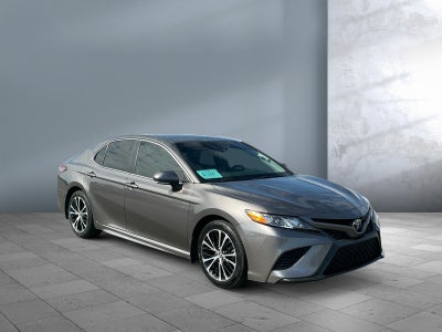 2018 Toyota CAMRY SE
