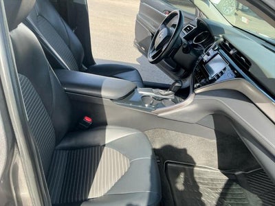 2018 Toyota CAMRY SE