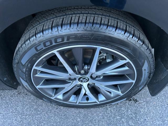 2024 Toyota CAMRY XLE