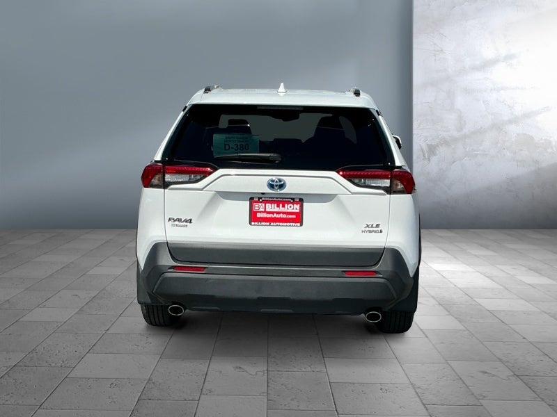 2021 Toyota RAV4 Hybrid XLE