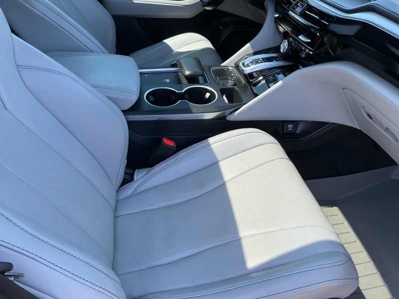 2022 Acura MDX w/Technology Package