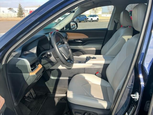 2024 Toyota GRAND HIGHLANDER Limited