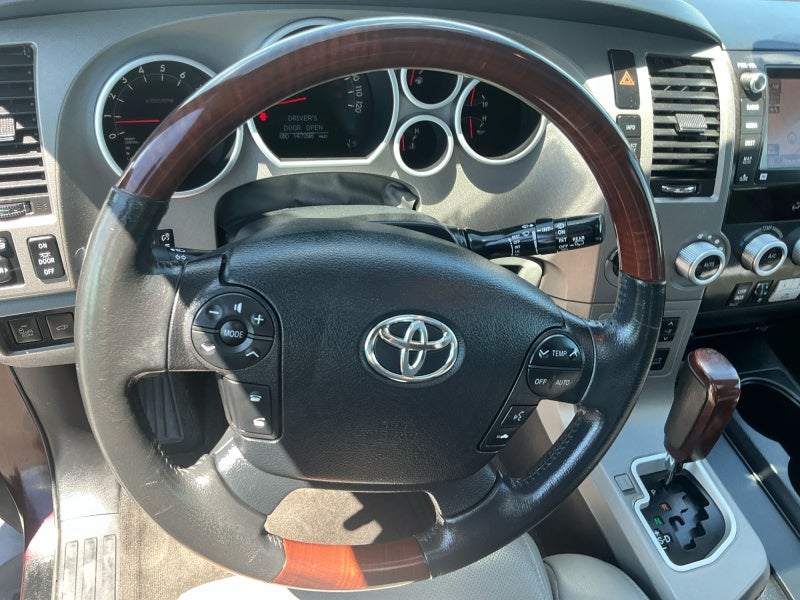 2013 Toyota SEQUOIA Platinum