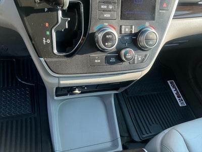 2017 Toyota Sienna XLE Premium