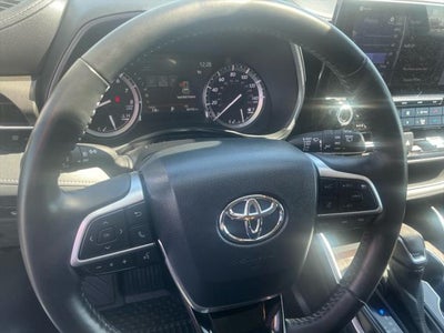 2022 Toyota HIGHLANDER Limited