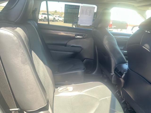 2022 Toyota HIGHLANDER Limited