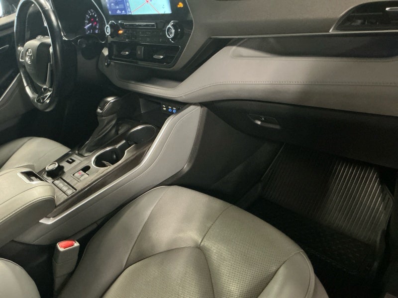 2022 Toyota HIGHLANDER Limited