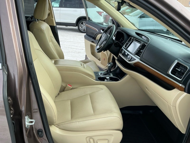 2019 Toyota HIGHLANDER Limited Platinum