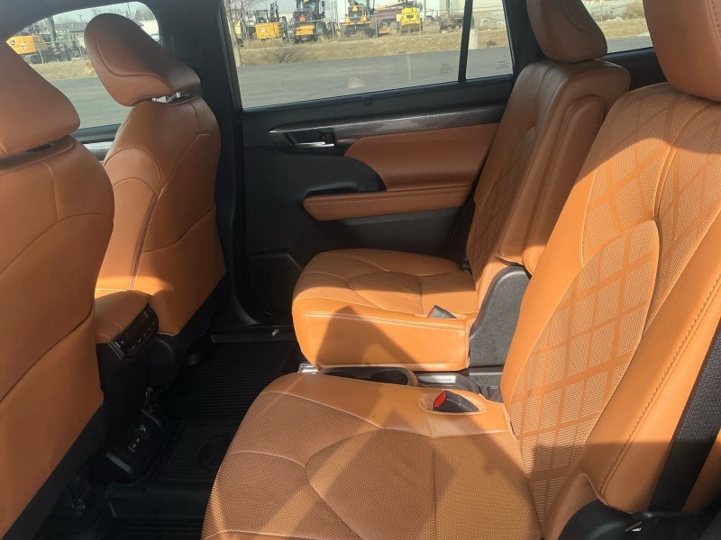 2024 Toyota HIGHLANDER HEV Hybrid Platinum