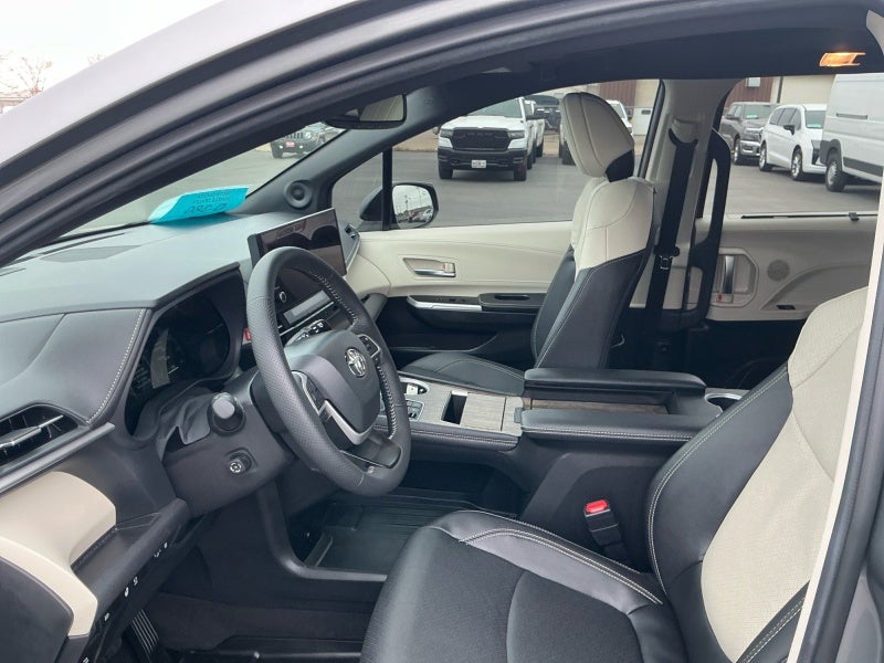 2026 Toyota Sienna Platinum