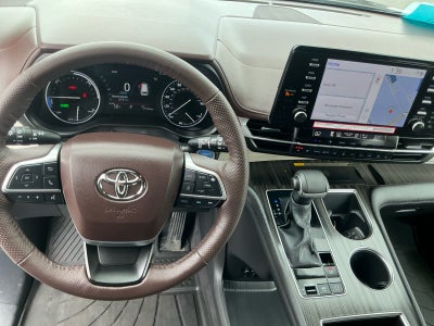 2024 Toyota Sienna Platinum