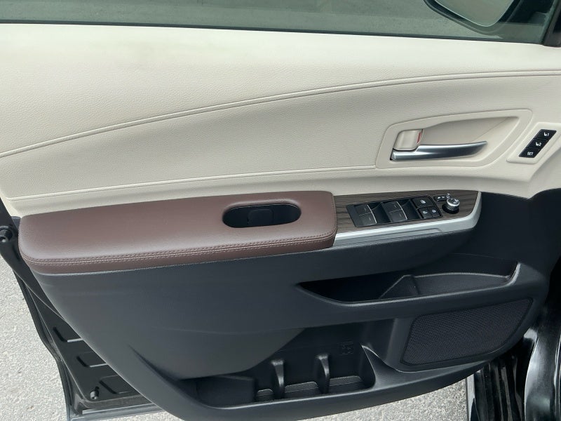 2024 Toyota Sienna Platinum