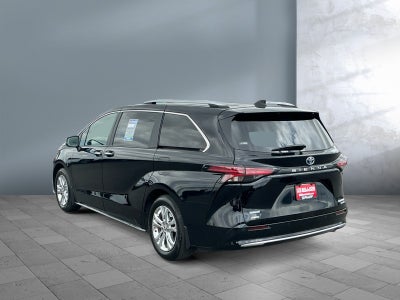 2024 Toyota Sienna Platinum