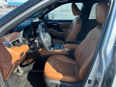 2022 Toyota HIGHLANDER Platinum