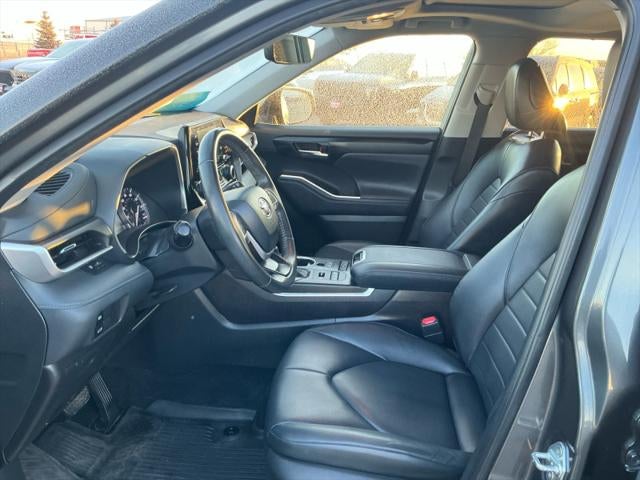 2022 Toyota HIGHLANDER XLE