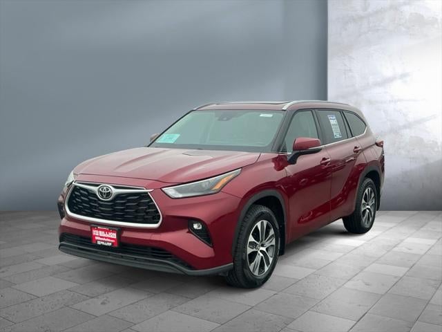 2022 Toyota HIGHLANDER XLE