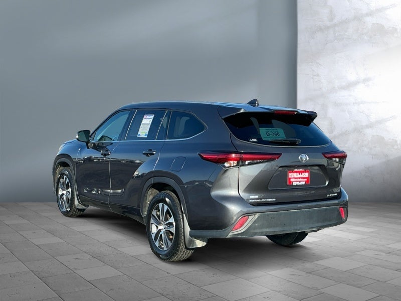 2022 Toyota HIGHLANDER XLE