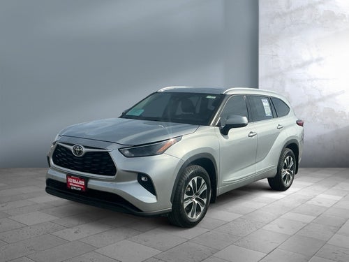 2022 Toyota HIGHLANDER XLE