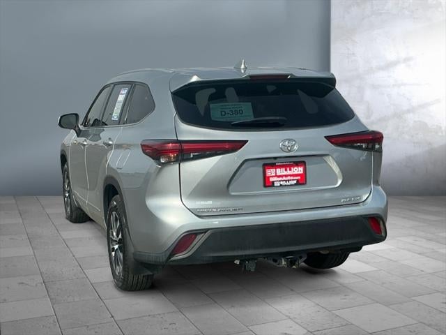 2022 Toyota HIGHLANDER XLE