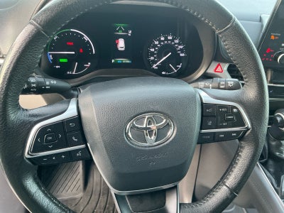 2022 Toyota SIENNA XLE AWD XLE