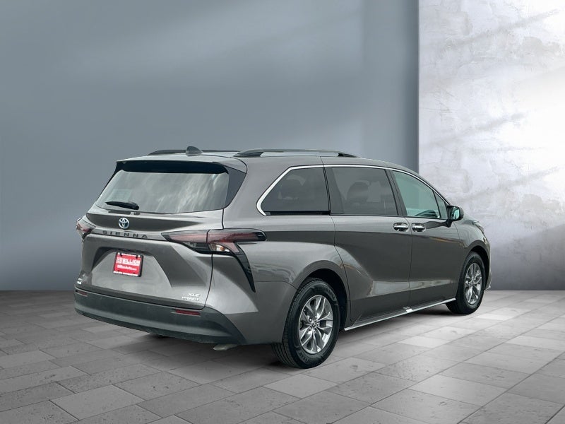 2024 Toyota Sienna XLE