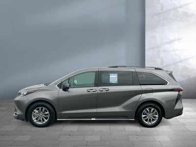 2024 Toyota Sienna XLE