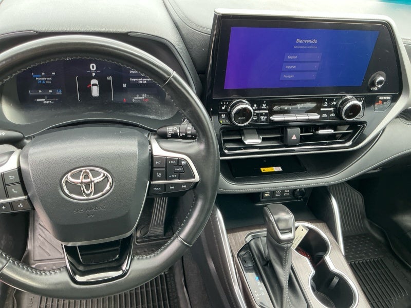 2023 Toyota Highlander Platinum