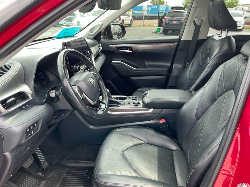 2023 Toyota Highlander Platinum