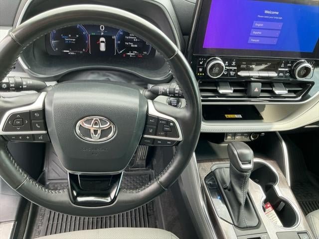 2023 Toyota Highlander Platinum