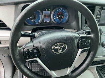 2019 Toyota SIENNA LE 3.5L LE