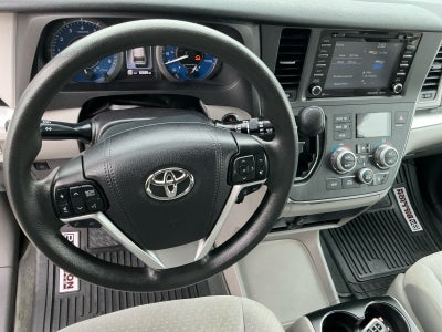 2019 Toyota SIENNA LE 3.5L LE
