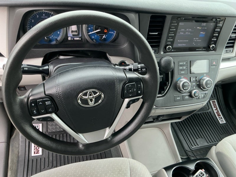 2019 Toyota SIENNA LE 3.5L LE