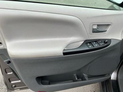 2019 Toyota SIENNA LE 3.5L LE