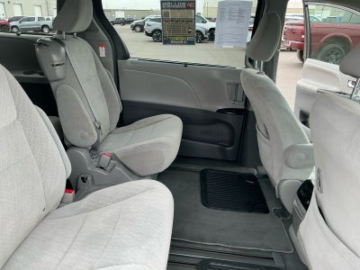 2019 Toyota SIENNA LE 3.5L LE