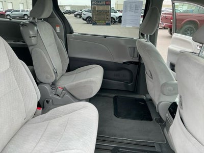 2019 Toyota SIENNA LE 3.5L LE