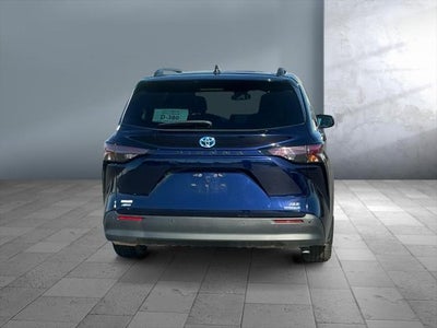2024 Toyota Sienna XLE