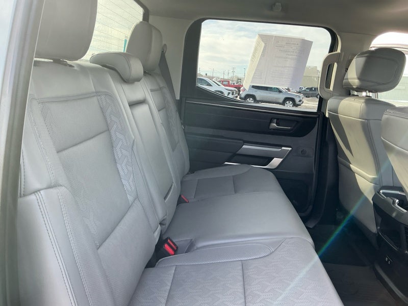 2024 Toyota TUNDRA 4X4 SR5