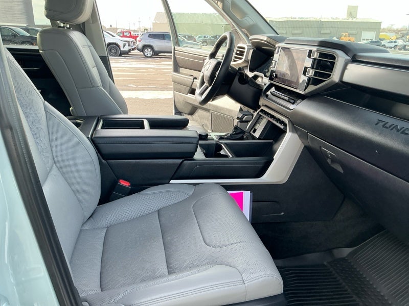 2024 Toyota TUNDRA 4X4 SR5