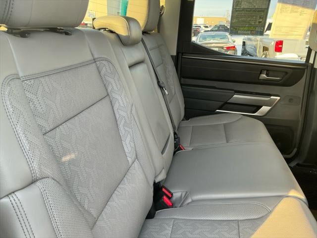 2024 Toyota TUNDRA 4X4 SR5