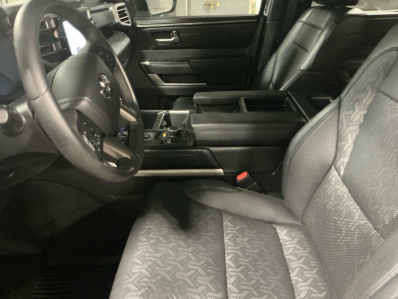 2025 Toyota TUNDRA 4X4 SR5