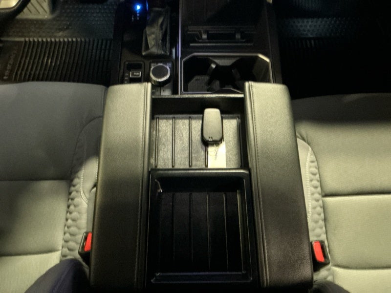 2025 Toyota TUNDRA 4X4 SR5