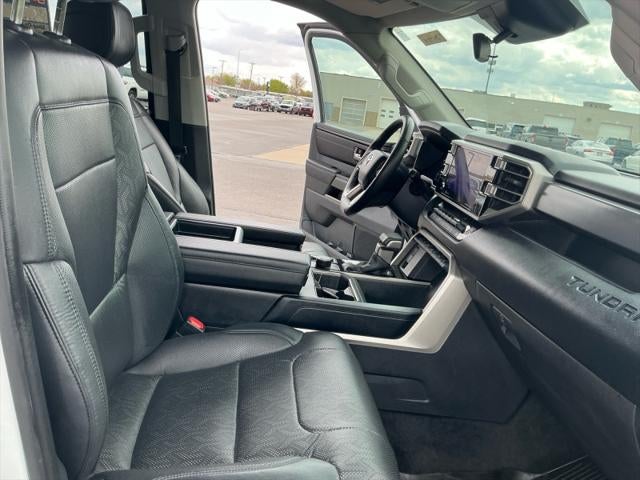 2024 Toyota TUNDRA 4X4 SR5