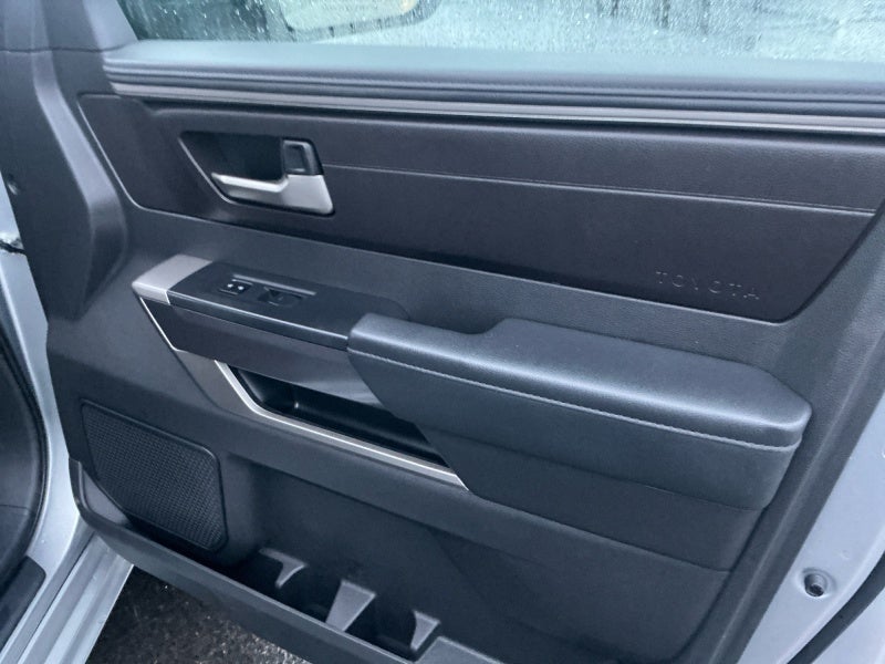 2025 Toyota Tundra 4WD SR5