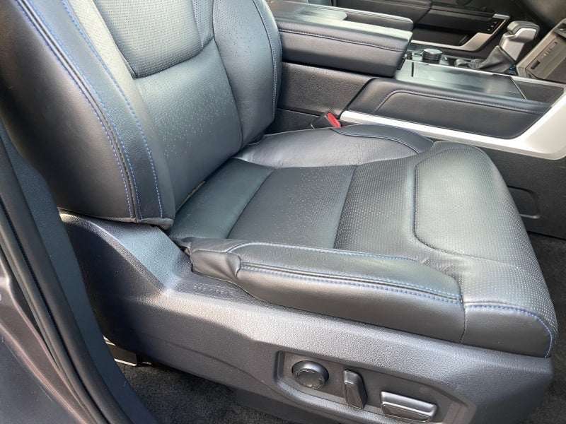 2022 Toyota TUNDRA 4X4 Platinum